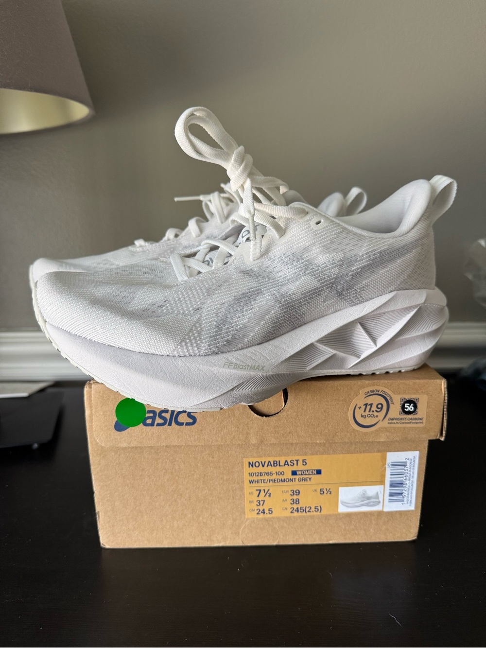 ASICS Novablast 5 White/Piedmont Grey - Women’s 7.5